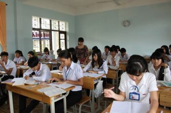 Học sinh Trường Phổ thông dân tộc nội trú THPT Bình Phước ôn tập theo phương án mới