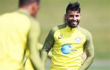 
Aguero tươi rói trên sân tập của Man City
