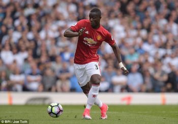 Eric Bailly đã trở thành trung vệ trụ cột, điểm tựa hàng thủ của MU mùa giải này. Khả năng tranh chấp, phán đoán tốt là yếu tố giúp cầu thủ người Bờ Biển Ngà dễ dàng thích nghi với Premier League.