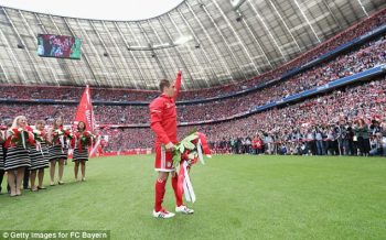 Lahm chia tay những người hâm mộ Bayern Munich