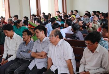 Xưng giang hồ, điện thoại dọa giết phóng viên đưa tin tòa án 