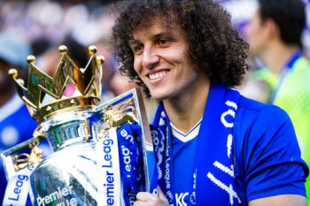 
Luiz trở lại Chelsea và ngay lập tức giành chức vô địch cùng đội bóng này, danh hiệu anh không thể có được trong quãng thời gian gắn bó với Chelsea trước đây.
