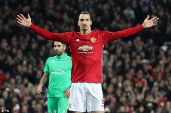 Dù ở tuổi 36 nhưng Ibrahimovic vẫn thi đấu vô cùng ấn tượng. Cầu thủ này đã gánh cả hàng công của MU mùa giải này cho tới khi dính chấn thương nặng ở trận đấu với Anderlecht. Chân sút người Thụy Điển đã ghi tới 28 bàn trên mọi đấu trường cho MU.