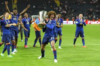 
Fellaini và các cầu thủ MU đầy phấn khích trước thành công của đội bóng ở sân chơi châu Âu
