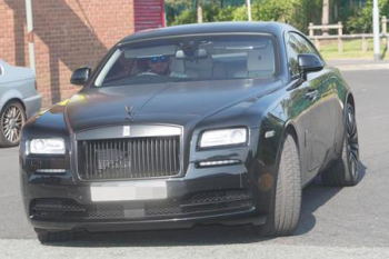 Nicolas Otamendi sở hữu một chiếc Rolls Royce Wraith đắt tiền