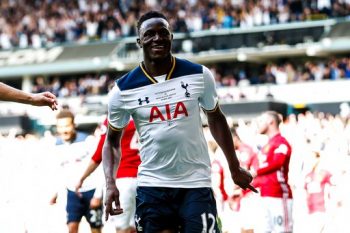 Wanyama cân cả hàng tiền vệ MU