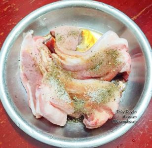 cuoi ngay vao bep co ngay mon thit ba roi chien kieu thai - 2