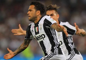 
Dani Alves trong màu áo Juventus
