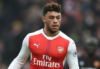 Chamberlain tính tới khả năng rời Arsenal