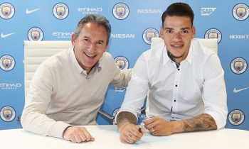 Thủ môn đắt giá nhất thế giới, Ederson ra mắt Man City