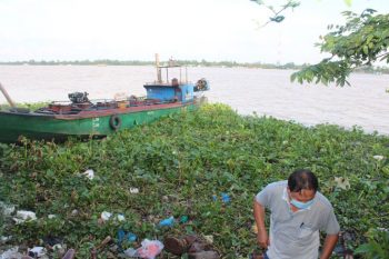 Phát hiện xác nam thanh niên chân cột gạch trôi sông Tiền 