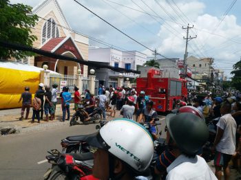 Giải cứu thanh niên nghi ngáo đá trên cây cổ thụ 