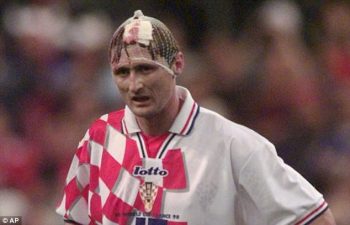 Sau World Cup 1998, Coventry đã chi 2,6 triệu bảng chiêu mộ tiền vệ người Croatia, Robert Jarni. Dù vậy, cầu thủ này chỉ ở Coventry đúng 1 tuần, trước khi sang Real Madrid với giá 3,35 triệu bảng. Chia sẻ trước báo giới, Robert Jarni thừa nhận rằng anh bị gia đình phản đối việc tới Anh. Vì vậy, Robert Jarni đã phải trở lại Tây Ban Nha. Dù sao, cựu danh thủ người Croatia chỉ thi đấu 1 mùa giải cho Real Madrid, trước khi chuyển sang Las Palmas.