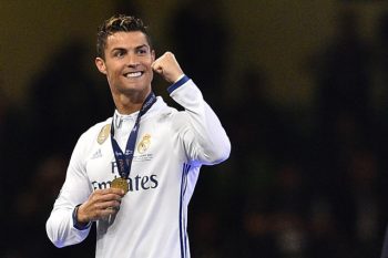 C.Ronaldo đã thông báo quyết định rời Real Madrid cho Sir Alex cách đây 6 tuần