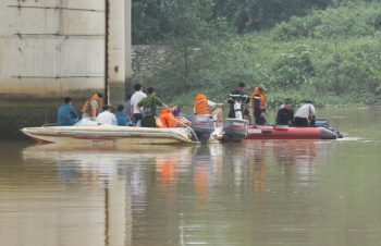 Nhảy xuống sông Đồng Nai cứu vợ, chồng mất tích 