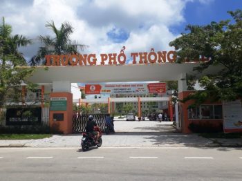 Một trường phổ thông bị ngân hàng niêm phong 24/46 phòng học 