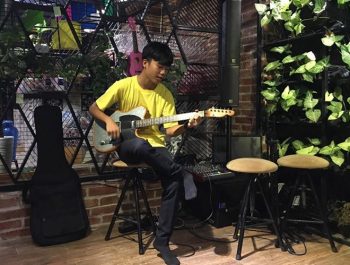 Ban mashup 5 ca khuc Vpop hut dan mang cua 10X Binh Phuoc hinh anh 1