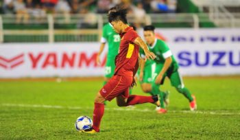 Đè bẹp Macau 8-1, U-22 VN chiếm ngôi đầu bảng