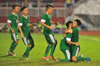 Đè bẹp Macau 8-1, U-22 VN chiếm ngôi đầu bảng