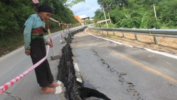 Sụt lún nghiêm trọng ở đường nối Thanh Hóa với Lào 