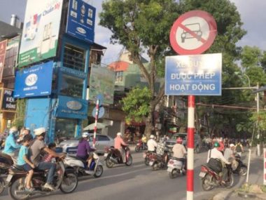 Hà Nội cấm taxi vào giờ cao điểm trên nhiều tuyến phố  