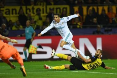 Song sat Ronaldo - Bale toa sang giup Real nhan chim Dortmund hinh anh 12