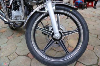 Con tay co dien Suzuki GN125-2F 2017 dau tien ve Ha Noi hinh anh 11