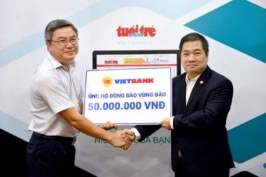 Ngân hàng VietBank ủng hộ đồng bào vùng lũ 50 triệu đồng - Ảnh 1.