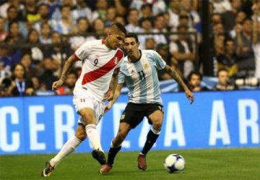 Peru thoát hiểm và đang tiến tới vé dự World Cup.