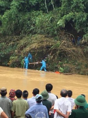 Tìm được thi thể nghi cán bộ biên phòng bị lũ cuốn - Ảnh 3.