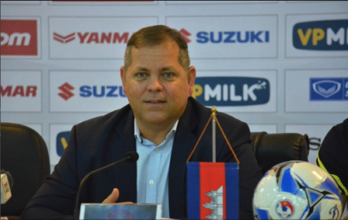 Vừa từ chức, HLV Vitorino liền bóc mẽ sự thật trần trụi về bóng đá Campuchia - Ảnh 1.
