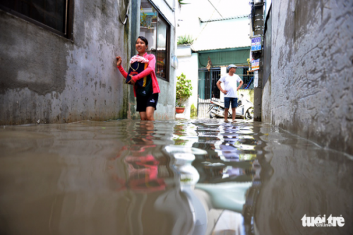 Mưa ngập, đỉa lội vào nhà dân - Ảnh 6.