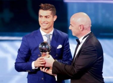 Thầy trò Zidane ẵm giải FIFA, Koeman bị trảm - ảnh 2