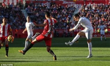 Ronaldo tịt ngòi, Real thua sốc, để Barca bỏ xa 8 điểm - Ảnh 4.