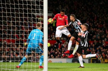 pogba-toa-sang-man-utd-thang-dam-newcastle-1