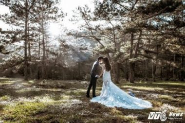 Anh cuoi tuyet dep giua vuon hoa cam tu cau cua cap doi Binh Phuoc hinh anh 20