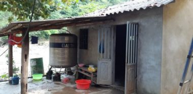 Niềm vui của thầy cô giáo vùng cao ngày cận Tết - Ảnh 4. Niềm vui của thầy cô giáo vùng cao ngày cận Tết - Ảnh 4.