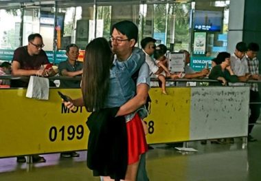 nhieu nguoi tre hao huc ve viet nam don tet co truyen hinh anh 4