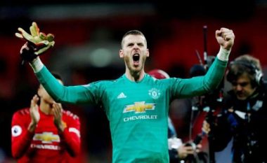 De Gea hét lương khủng ở lại MU, Arsenal bán tháo Ozil