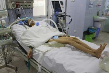 Mẹ đơn thân người dân tộc Mường nguy kịch vì suy tim nặng - Ảnh 2.