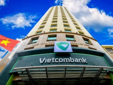 vietcombank dat loi nhuan truoc thue hon 18 nghin ty dong, no xau duoi 1% hinh anh 1