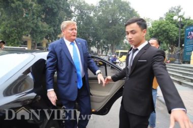 "ong donald trump, kim jong-un" bat ngo di dao tren pho ha noi hinh anh 6