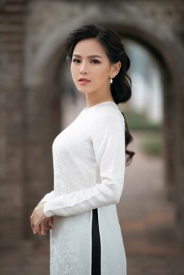 "thanh nu mi go" phi huyen trang mat tien ti de di lai sau tai nan liet nguoi hinh anh 1