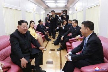 BÃ¡o Hong Kong: Ãng Kim Jong-un cÃ³ thá» Äáº¿n HÃ  Ná»i báº±ng tÃ u vÃ  mÃ¡y bay - 1