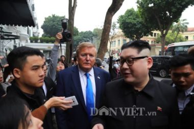 "ong donald trump, kim jong-un" bat ngo di dao tren pho ha noi hinh anh 4