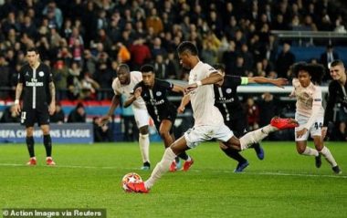 clip: lingard het den khan co vi ban thang “vang” cua rashford ha psg hinh anh 1