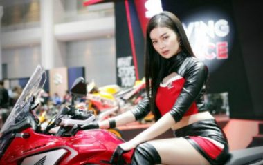 ngat ngay dan chan dai nong bong ben xe moi tai motor show 2019 hinh anh 10