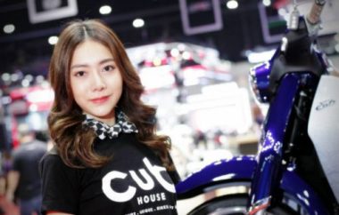 ngat ngay dan chan dai nong bong ben xe moi tai motor show 2019 hinh anh 20