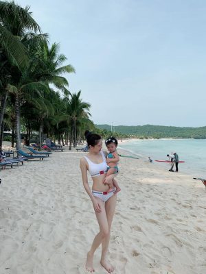 "my nu vung tau di xe 70 ty" mac bikini khoe duong cong dep nhu ve hinh anh 11