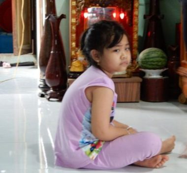BÃ© gÃ¡i 6 tuá»i máº¯c bá»nh ung thÆ° mÃ¡u há»¥t háº«ng khi ngÆ°á»i cha Äá»t ngá»t qua Äá»i - 5